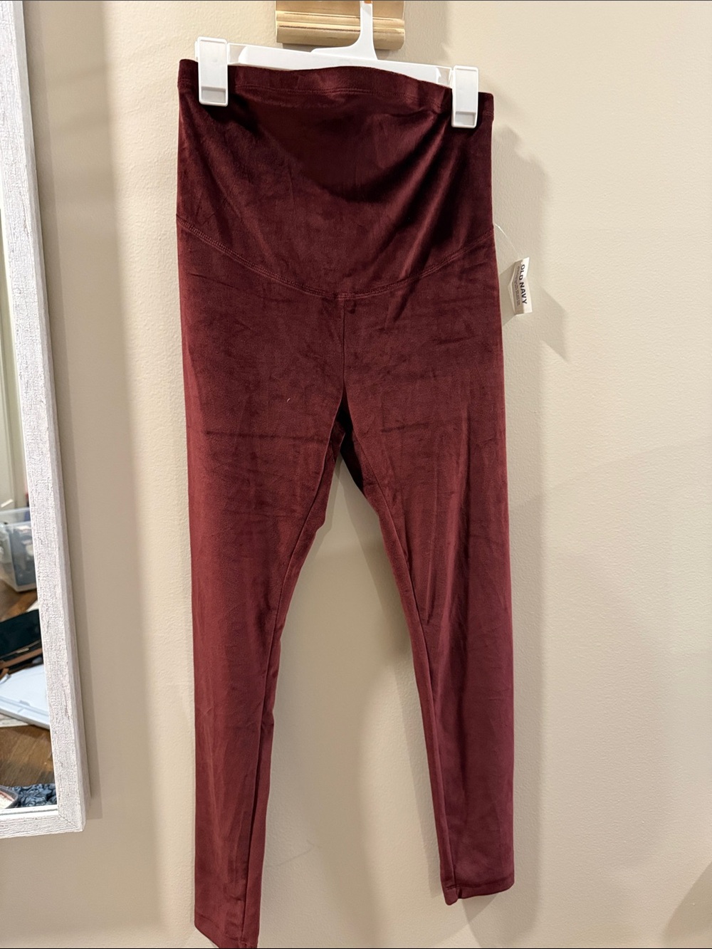 Old Navy Maternity Maroon Velvet-Look Leggings